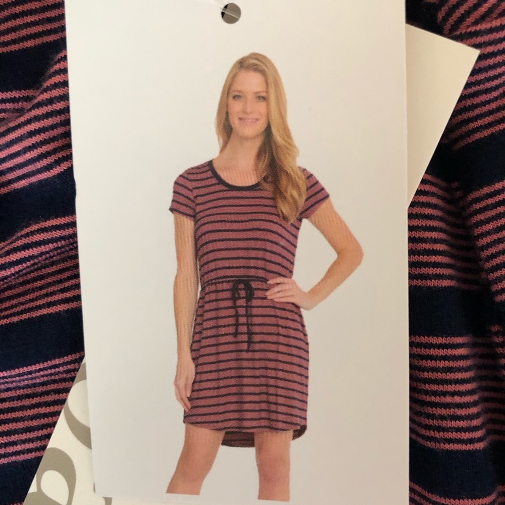 🌟LAST CHANCE🌟 Olive & Oak Navy T-Shirt Dress - Picture 2 of 7